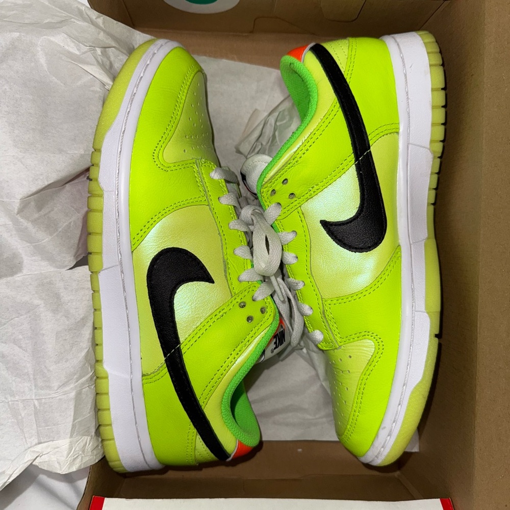 Nike Dunk Low SE Volt M 6 W 7.5